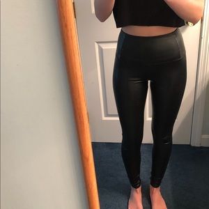 Aritizia Wilfred free vegan leather leggings xs